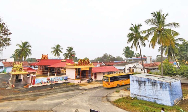 'வாழ்க, ஒழிக கோஷம்' இல்லை.. கட்சி கொடிக் கம்பங்கள், சுவர் விளம்பரம் இல்லாத கிராமம்